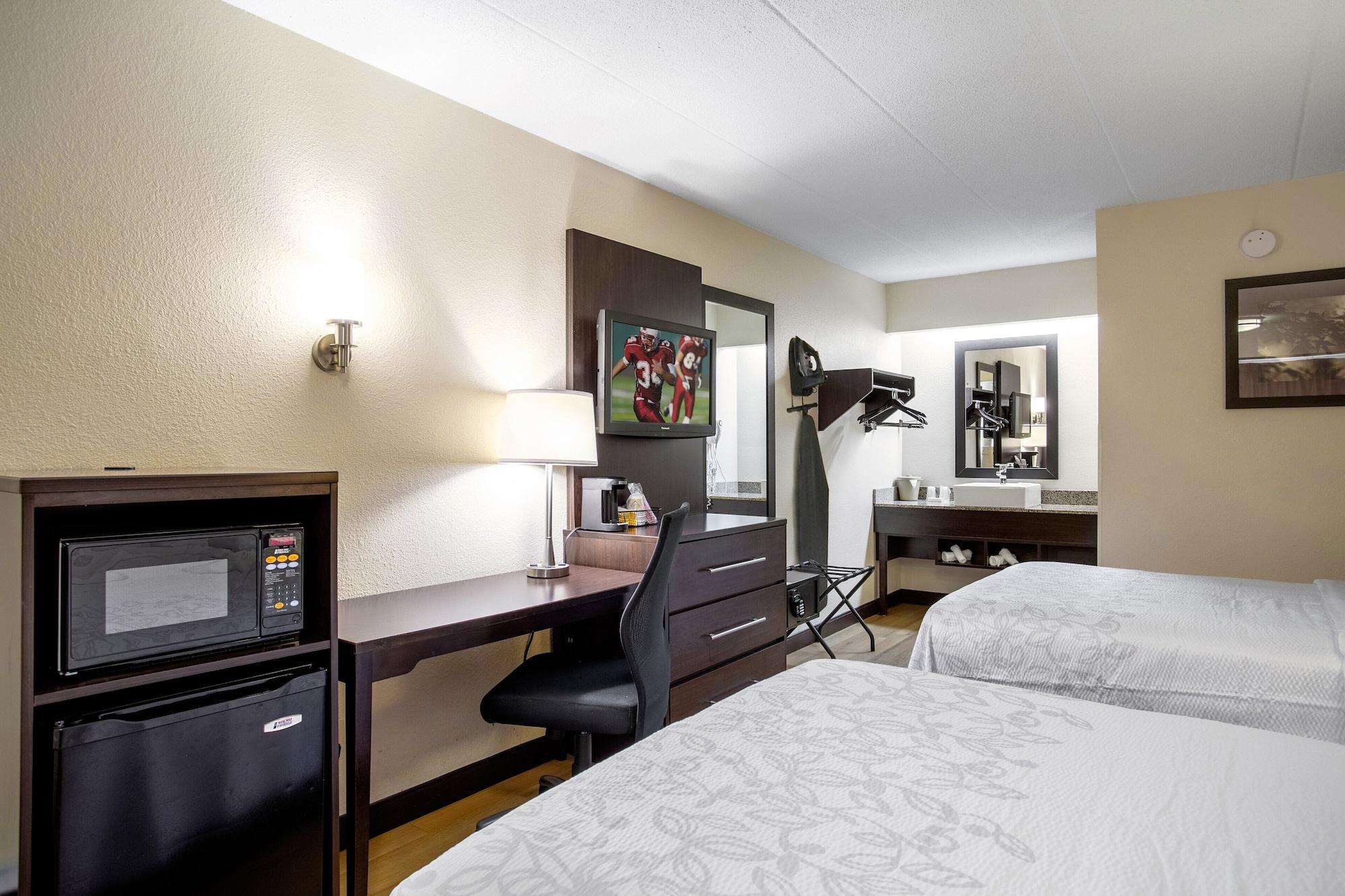 Red Roof Inn Plus+ Washington Dc - Александрия Экстерьер фото