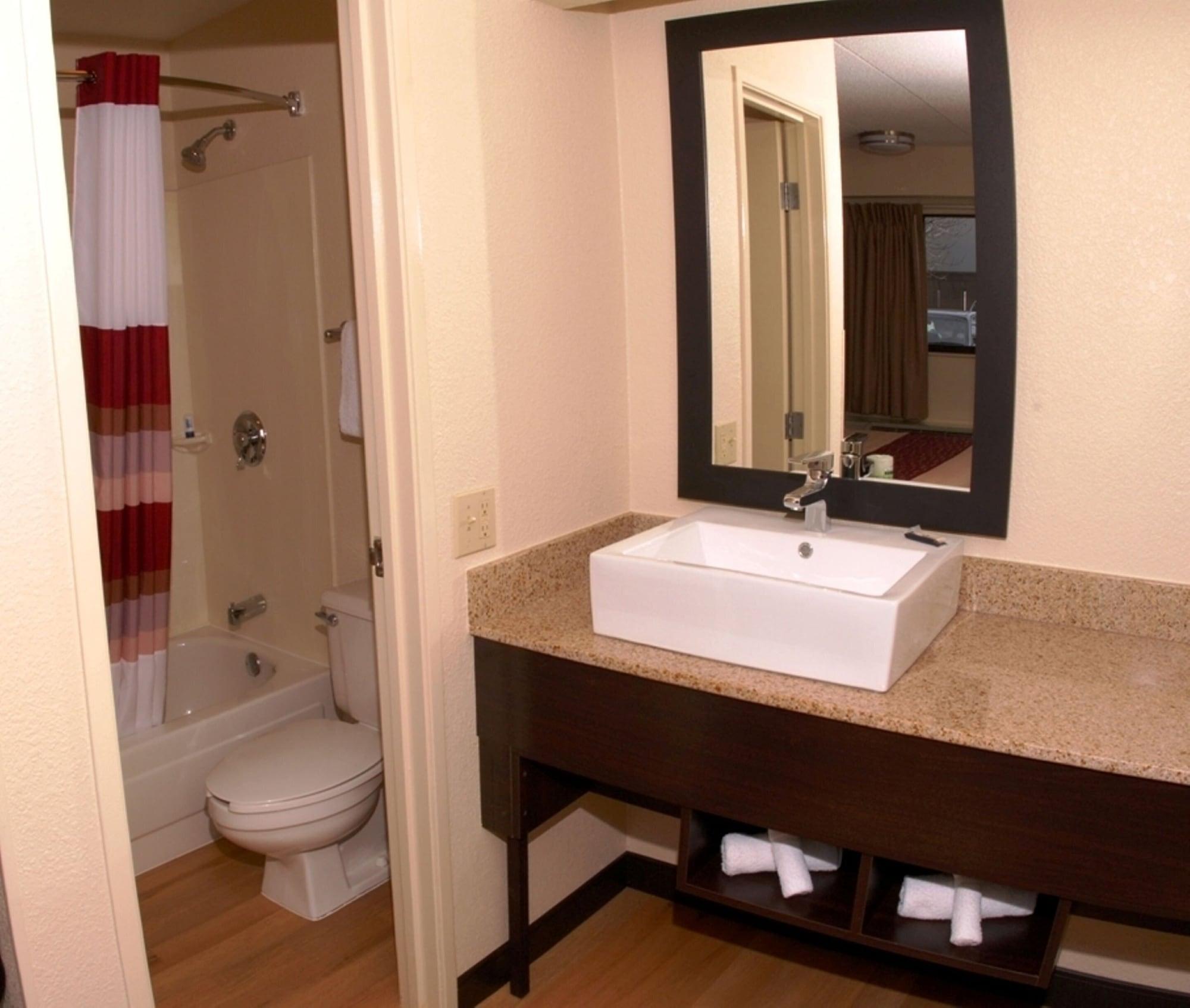 Red Roof Inn Plus+ Washington Dc - Александрия Экстерьер фото
