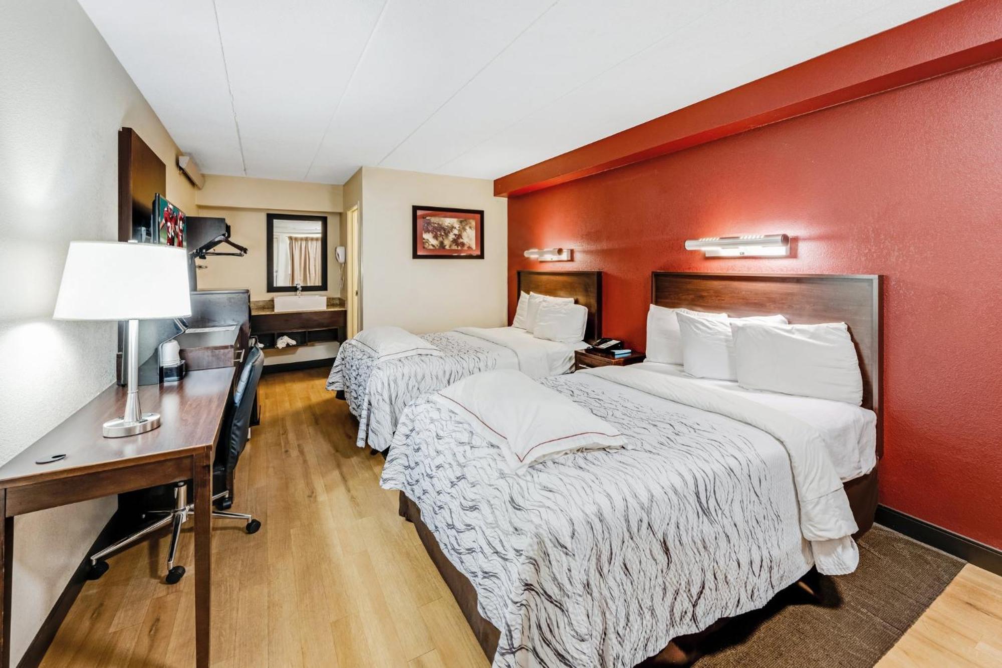 Red Roof Inn Plus+ Washington Dc - Александрия Экстерьер фото